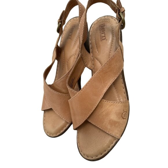 Born Leather Strappy Tan Sandals With Buckle Size 9M Closure & Cushioned Footbed - Picture 4 of 8
